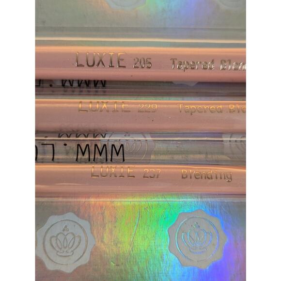 Bundle of 1 Kab Cosmetics Eyeshadow Palettes 1 Luxie Eye Blender Brush Trio Pack - Picture 11 of 11